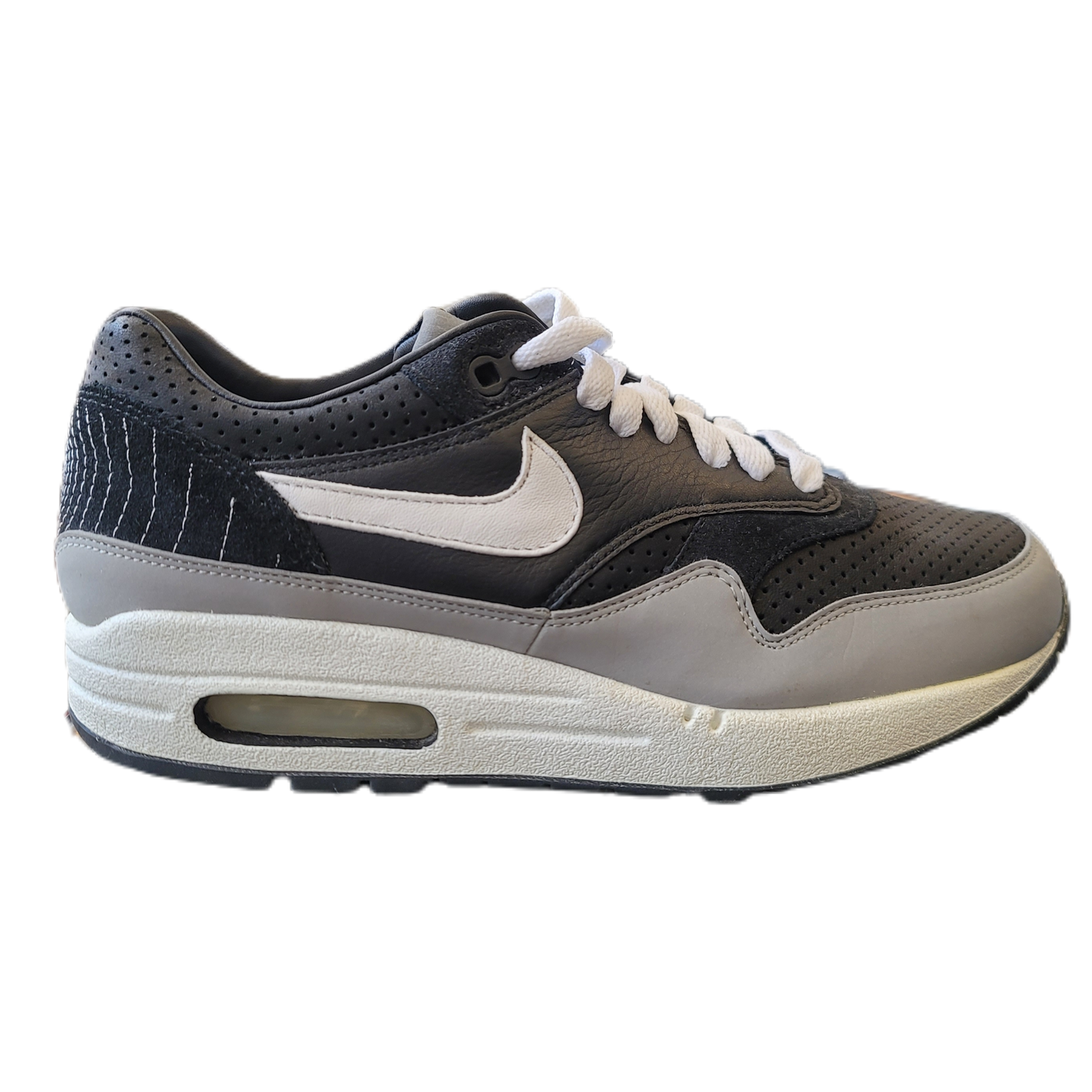 Nike Max Hold Tight Size 6 –